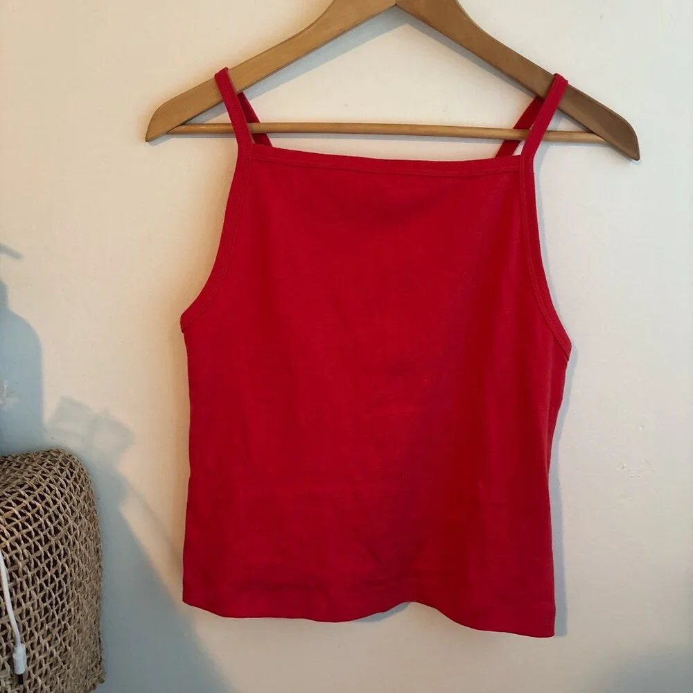 Doen Angie Tank in Scarlet - Picture 12 of 15